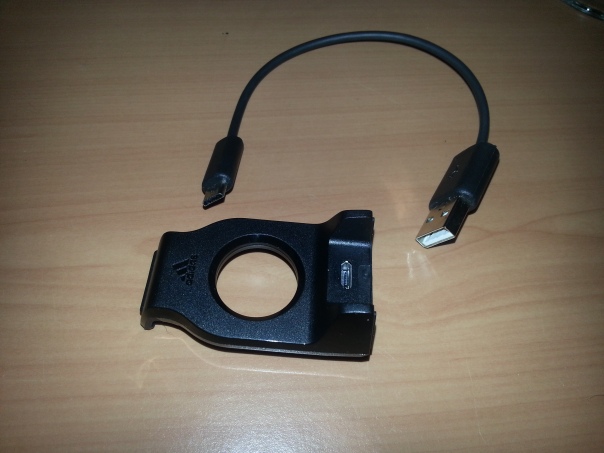 Mini USB ja laadimisadapter